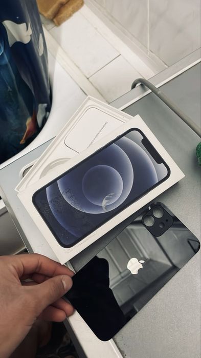 Продам айфон 12 64 гб