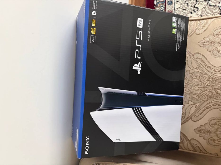 PS5 PRO 2 TB новый/2 контроллера
