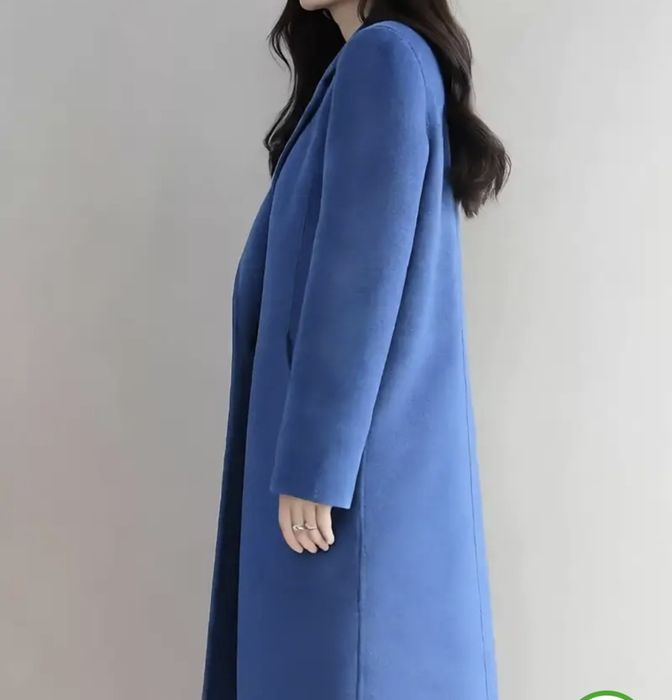 Женское пальто голубое