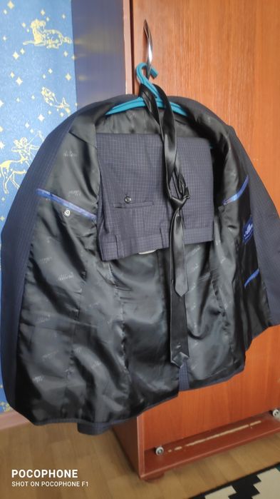 Продам костюм продам