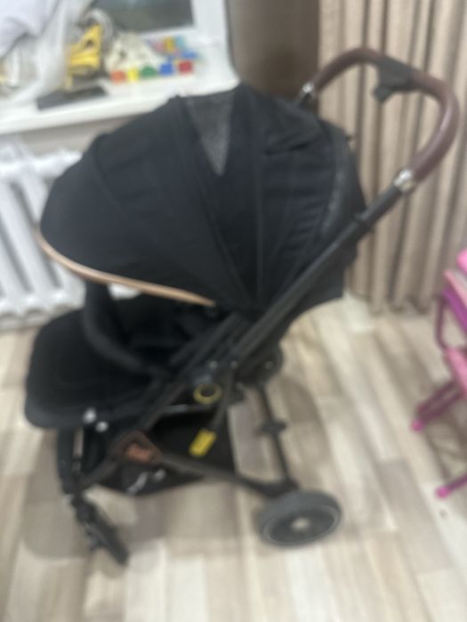 Продам коляску всесезонку