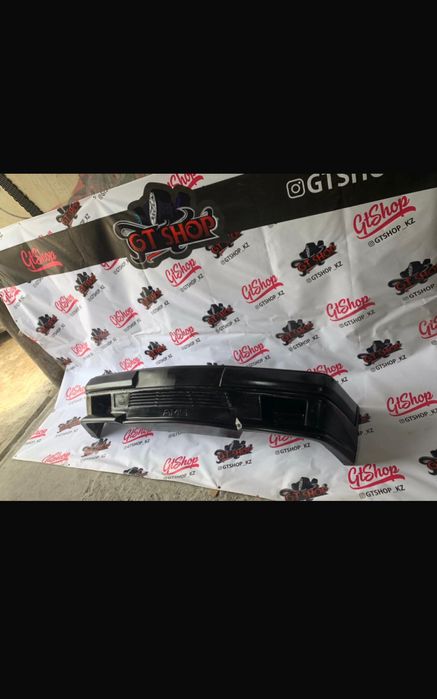 Бампер, пороги 124 мерседес