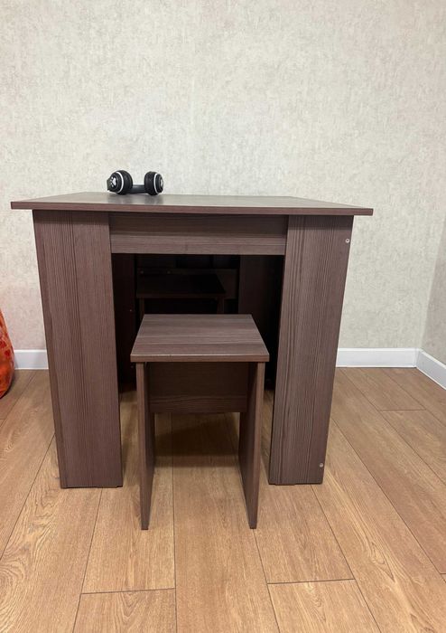 Кухонный стол продам