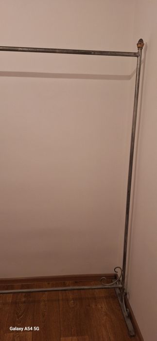 Вешалка железный