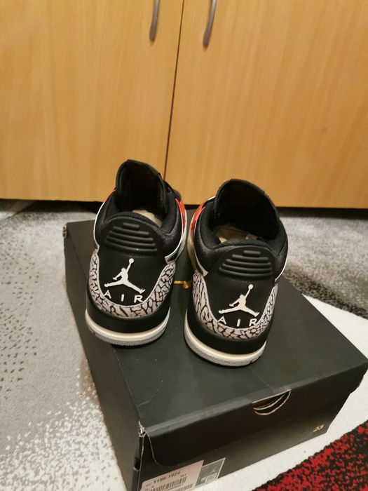 Vând Nike Jordan