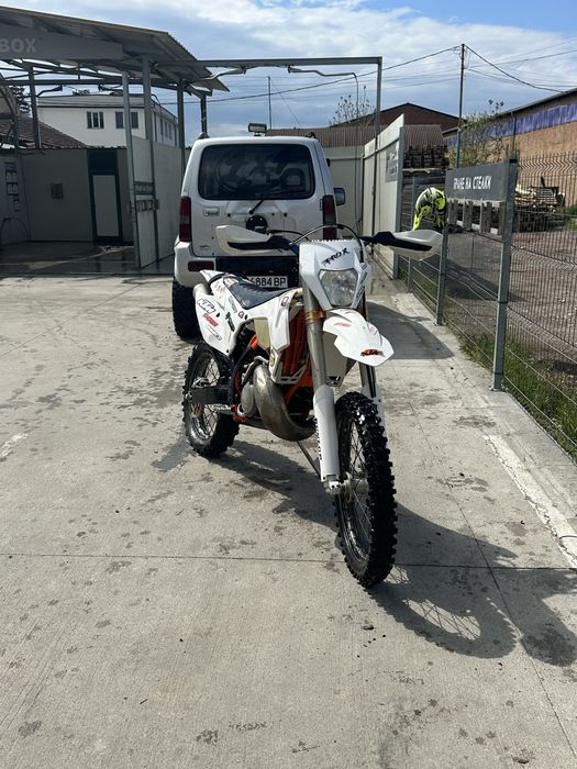 Продавам ktm 300 2016 six days