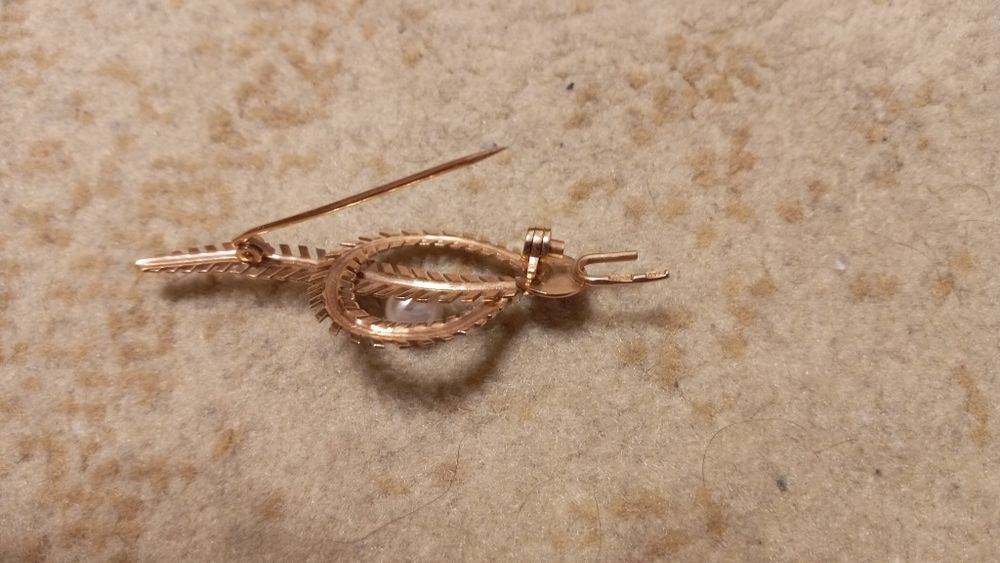 Золотая брошь с жемчугом, 583, 4 гр, СССР.