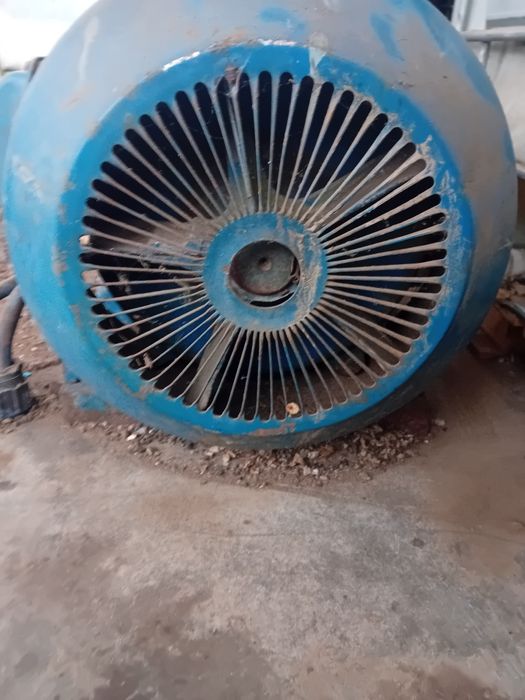 Продавам Електронотор