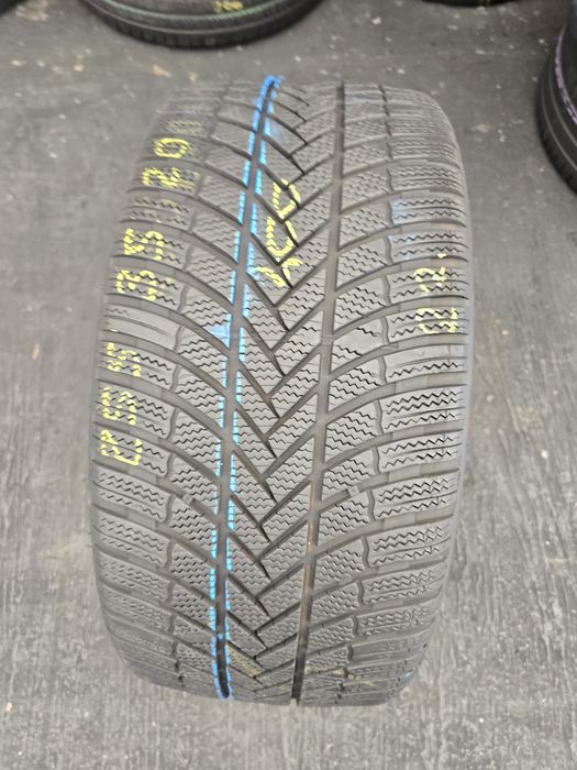 255 35 20 bridgestone m+s o buc