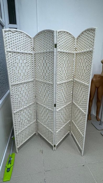 Продаётся ширма.