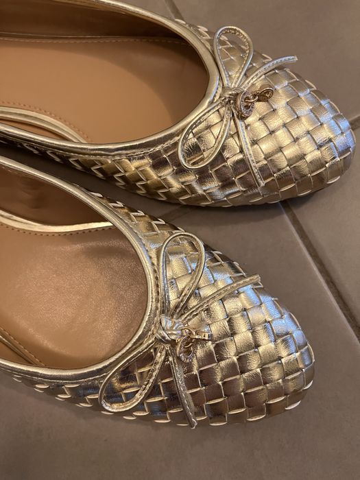 Златисти пантофки Nine West