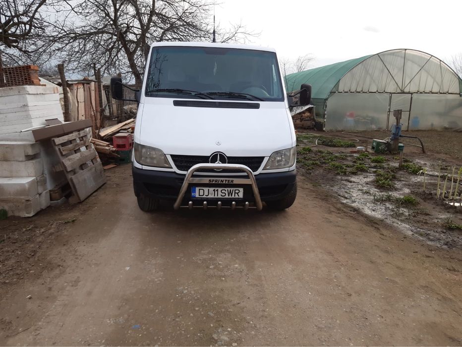 Vand Mercedes-Benz Sprinter 413 pentru mai multe detalii sunați la numărul de telefon afișat 0762507912