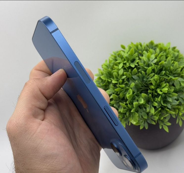 iPhone 13 128Gb с гарантией