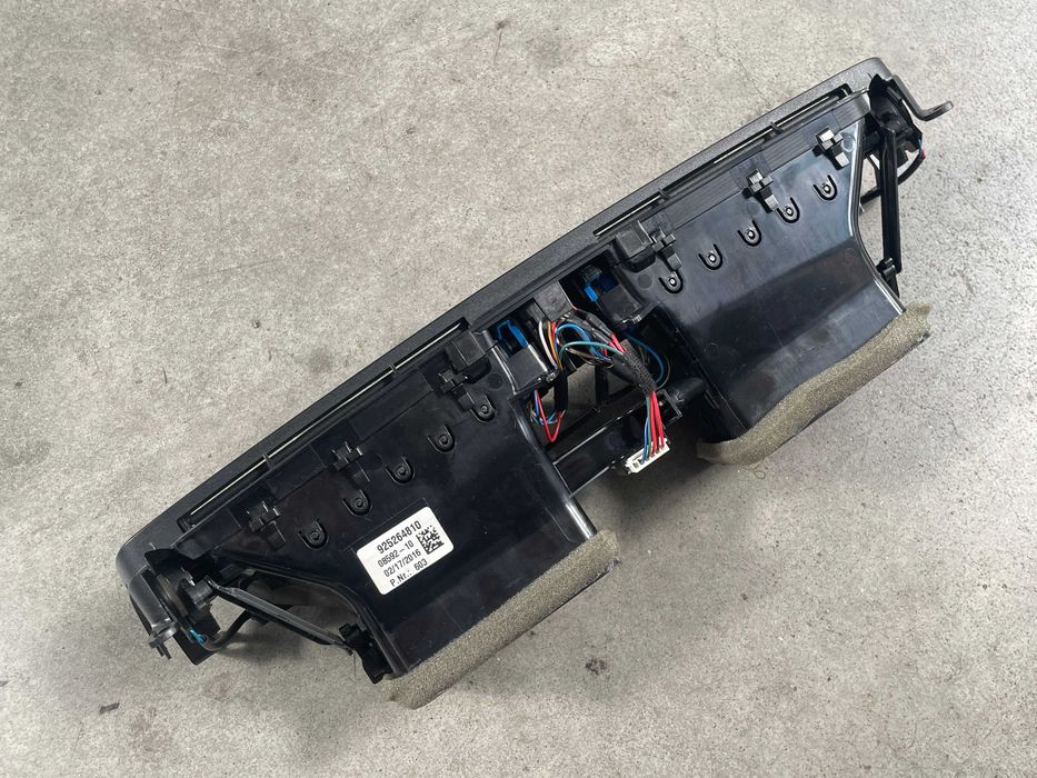 Grila aerisire centrala Bmw X5 F15 - X6 F16 cod 9252648