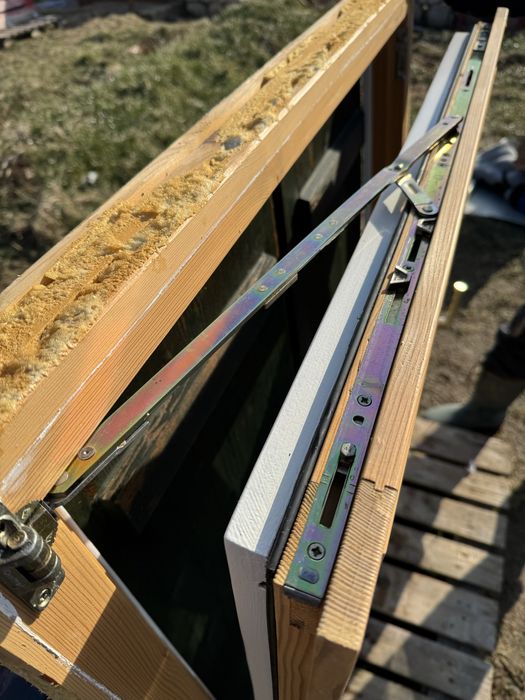 FEREASTRA LEMN OBLOANE Germania geam termonan  H 124 x L 98  9 buc