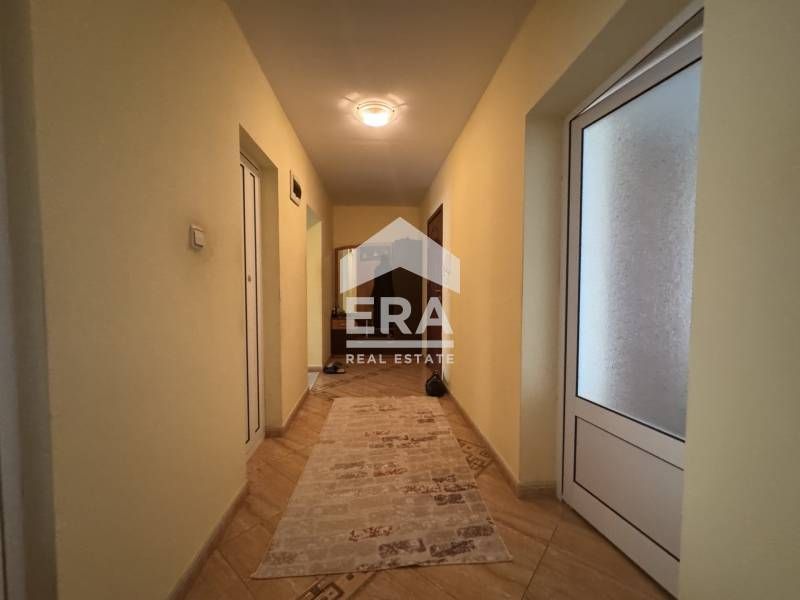 Продава се Тристаен апартамент в Русе, Дружба 2 - 111 кв.м за 1485 €/кв.м - Снимка #3