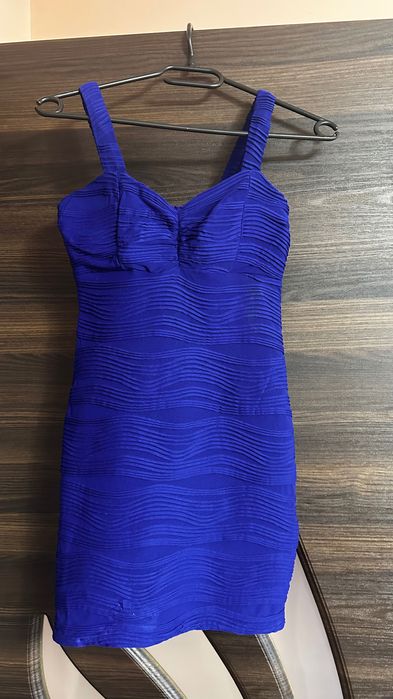 Дамски елегантни рокли