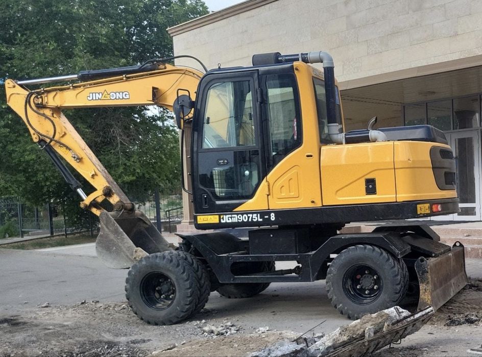 Продам экскаватор срочно