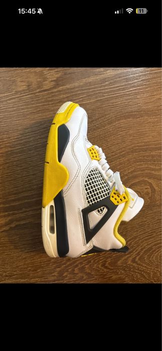 Air Jordan 4 Retro ,,Sulfur”