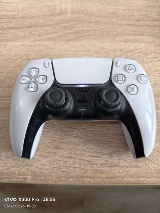 Продавам Dual Sense PS5
