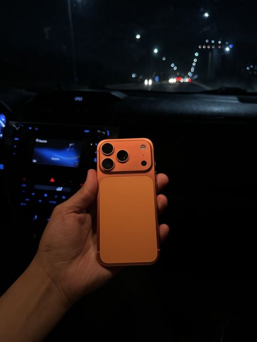 iPhone 17 pro / 256 GB / 100% / e sim
