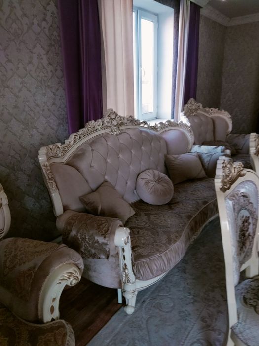 Продам диван с креслами