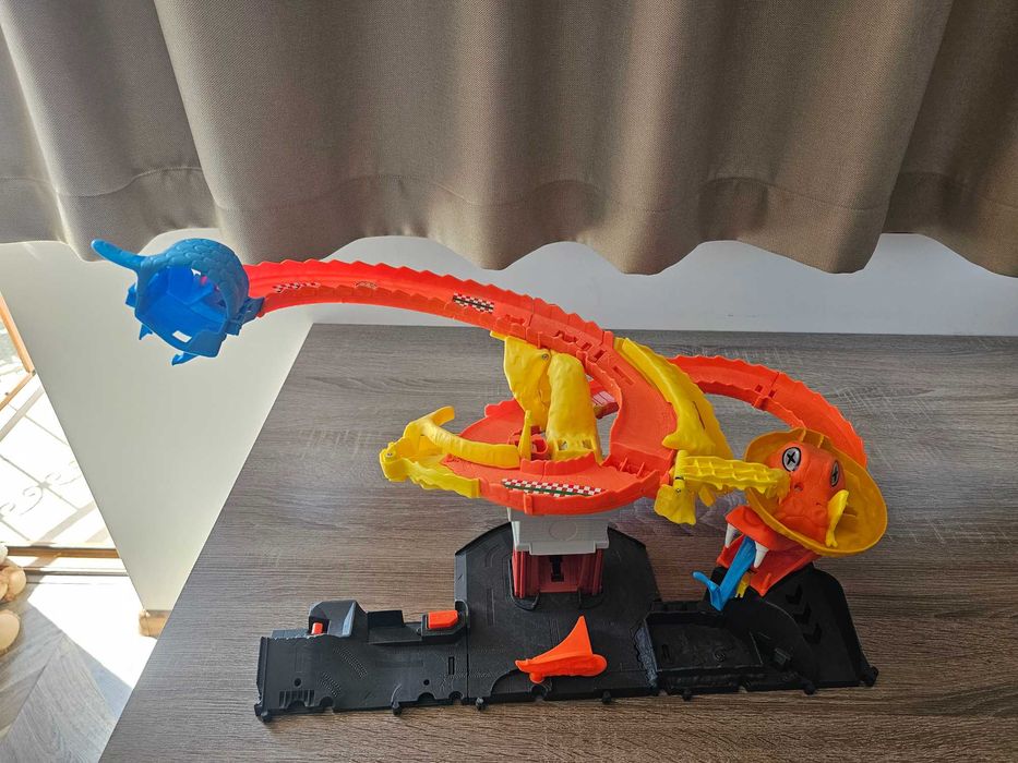 Писта Mattel Hot Wheels City Pizza Slam Cobra Attack
