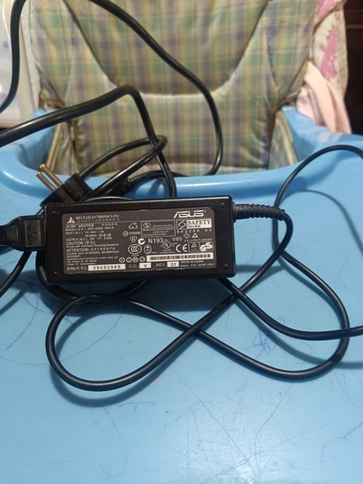 Адаптер питания для ноутбуков ASUS