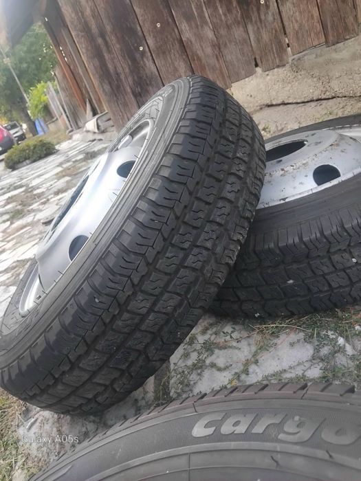Гуми с джанти за камион