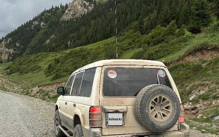 Mitsubishi Pajero 1998 г.