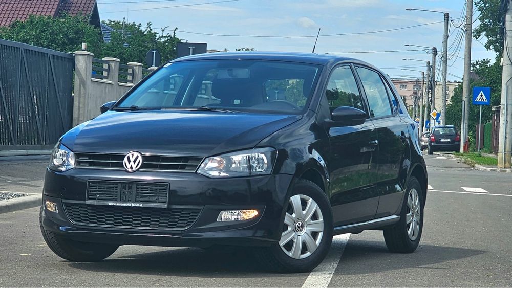 VOLKSWAGEN Polo