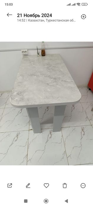 Кухонный стол в хорошем состоянии
