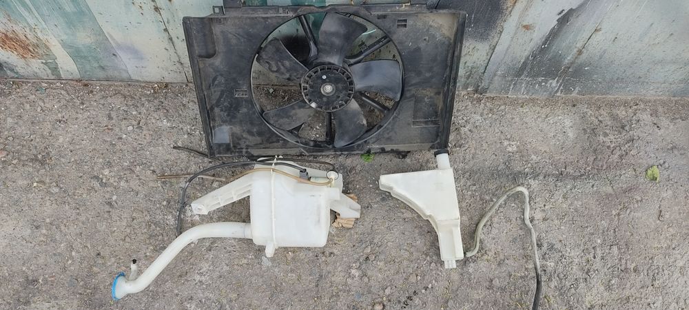 Продаются запчасти для автомобиля Ниссан Тиида, радиатор, вентилятор,