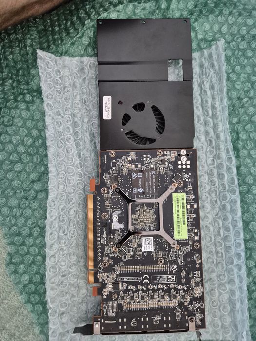 Rezervat - AMD Radeon Pro WX 7100 8GB GDDR5 – placă video profesională, perfect funcțională