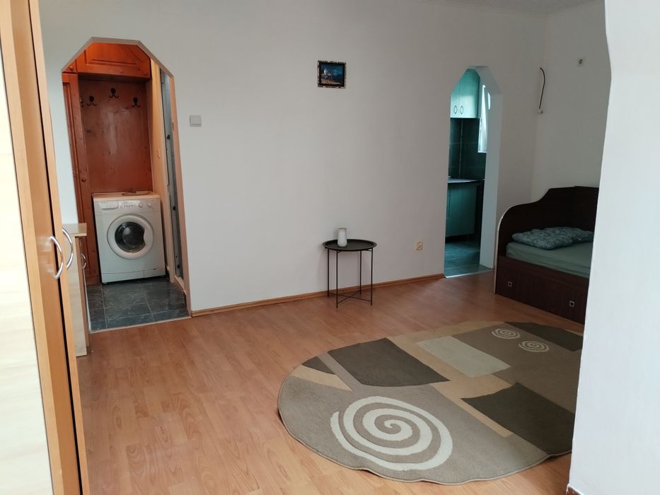 Dau in chirie garsoniera