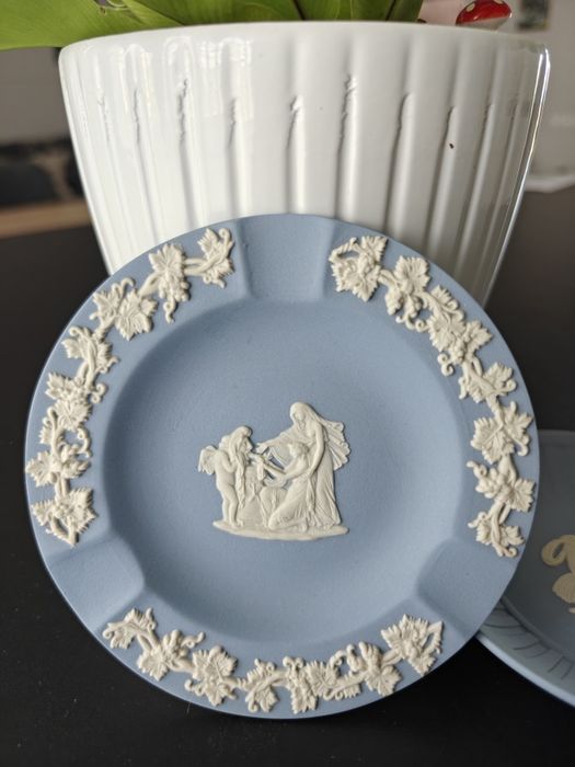 Чиния и пепелник Wedgwood Jasperware