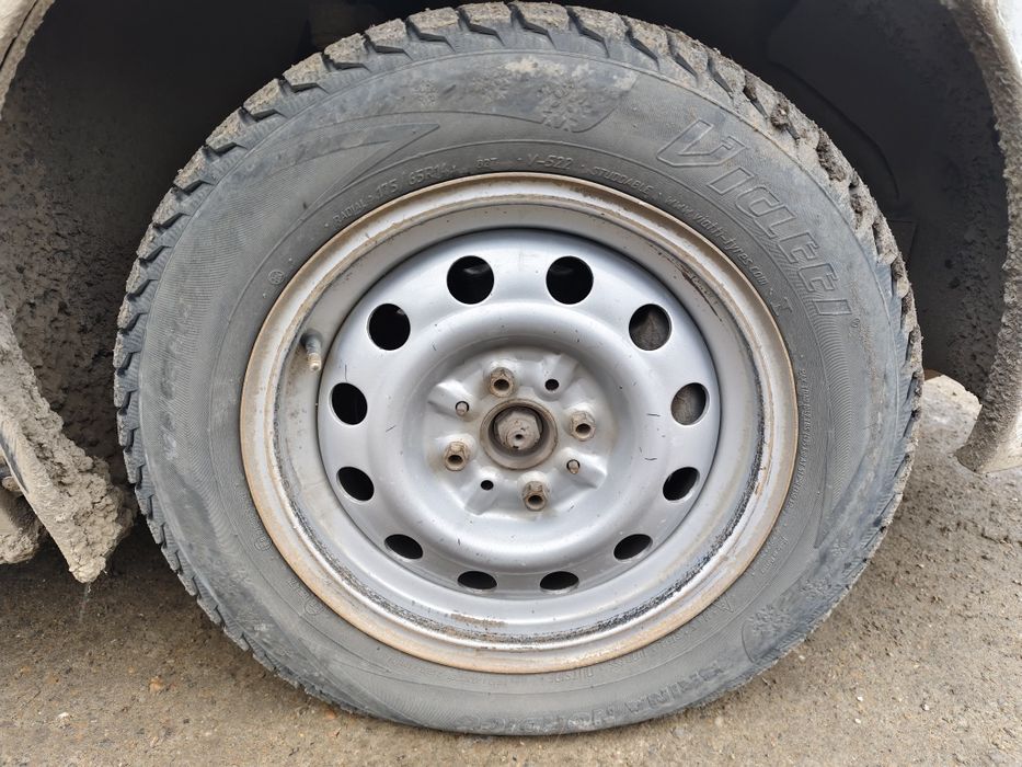 Комплект шин с дисками