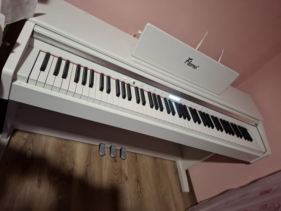 De vanzare Pian  digital Flame