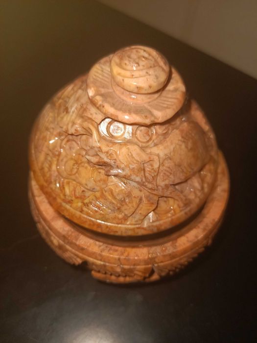 Шкатулка из  камня