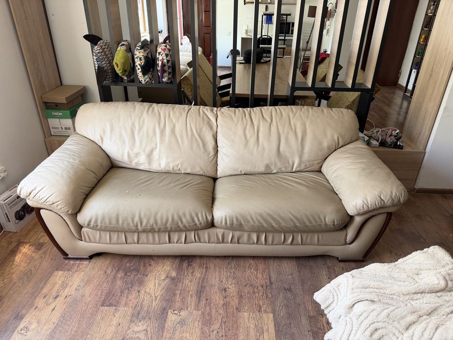 Кожаный диван и кресла