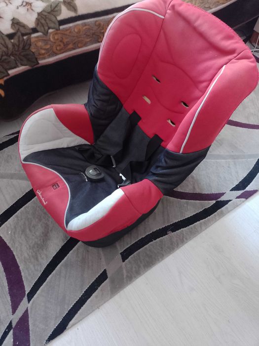 Donez scaun de mașină