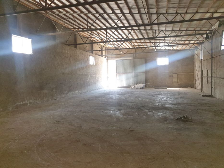 Ғимарат,  қойма,  база