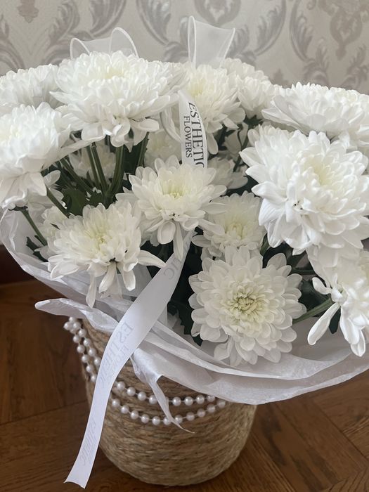 Цветы в корзине, свежая