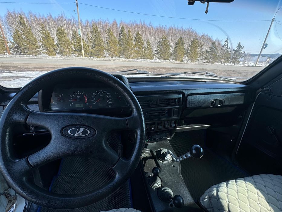 Продам ниву урбан 2015 год