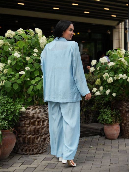 Продаётся костюм двойка женская