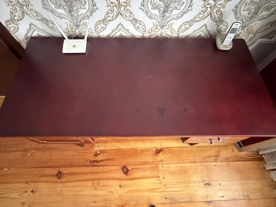 Офисный стол из чистго дерева