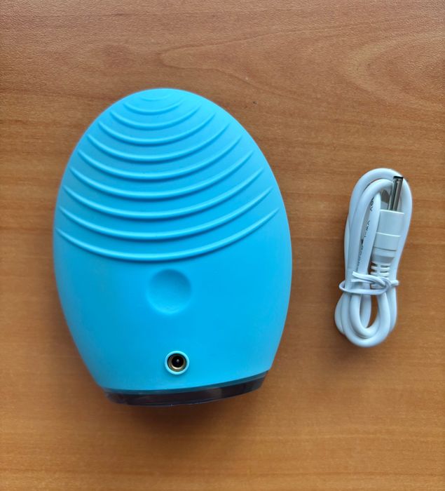 FOREO LUNA™ 3 уред за почистване и стягане на лицето