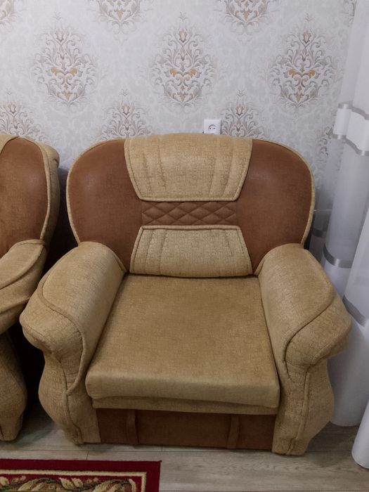 Продам комплект мягкой мебели