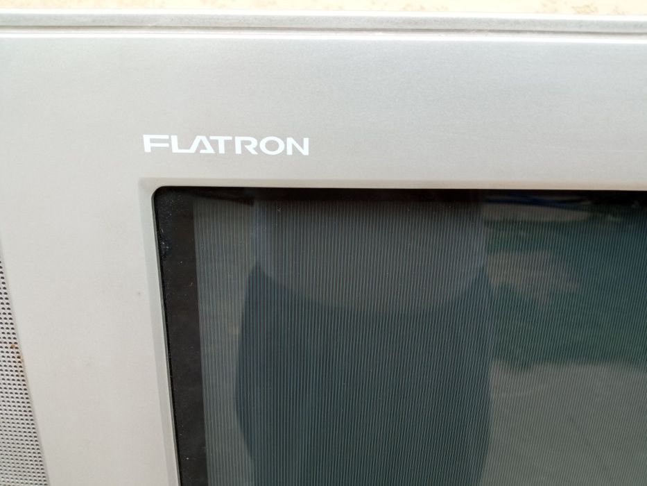 Продаётся большой телевизор LG FLATRON