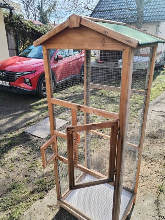 Colivie păsări din lemn în stare bună!